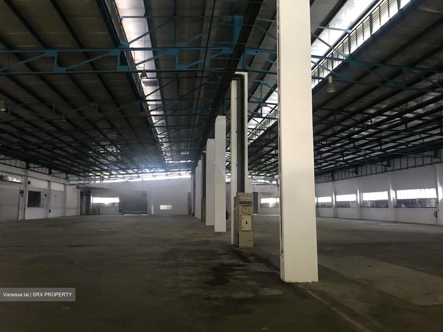 Boon Lay MRT (D22), Warehouse #575451501